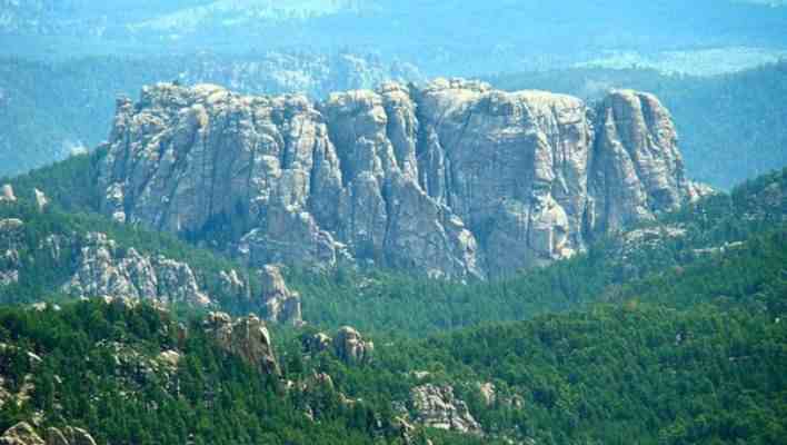 Mount Rushmore to Yellowstone National Park